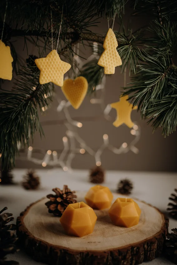 Bee candle